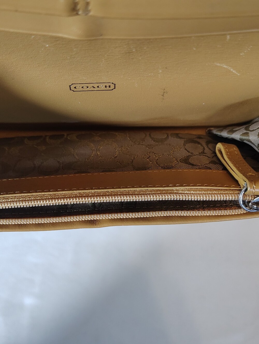 Coach Wallet - Picture 5 of 15